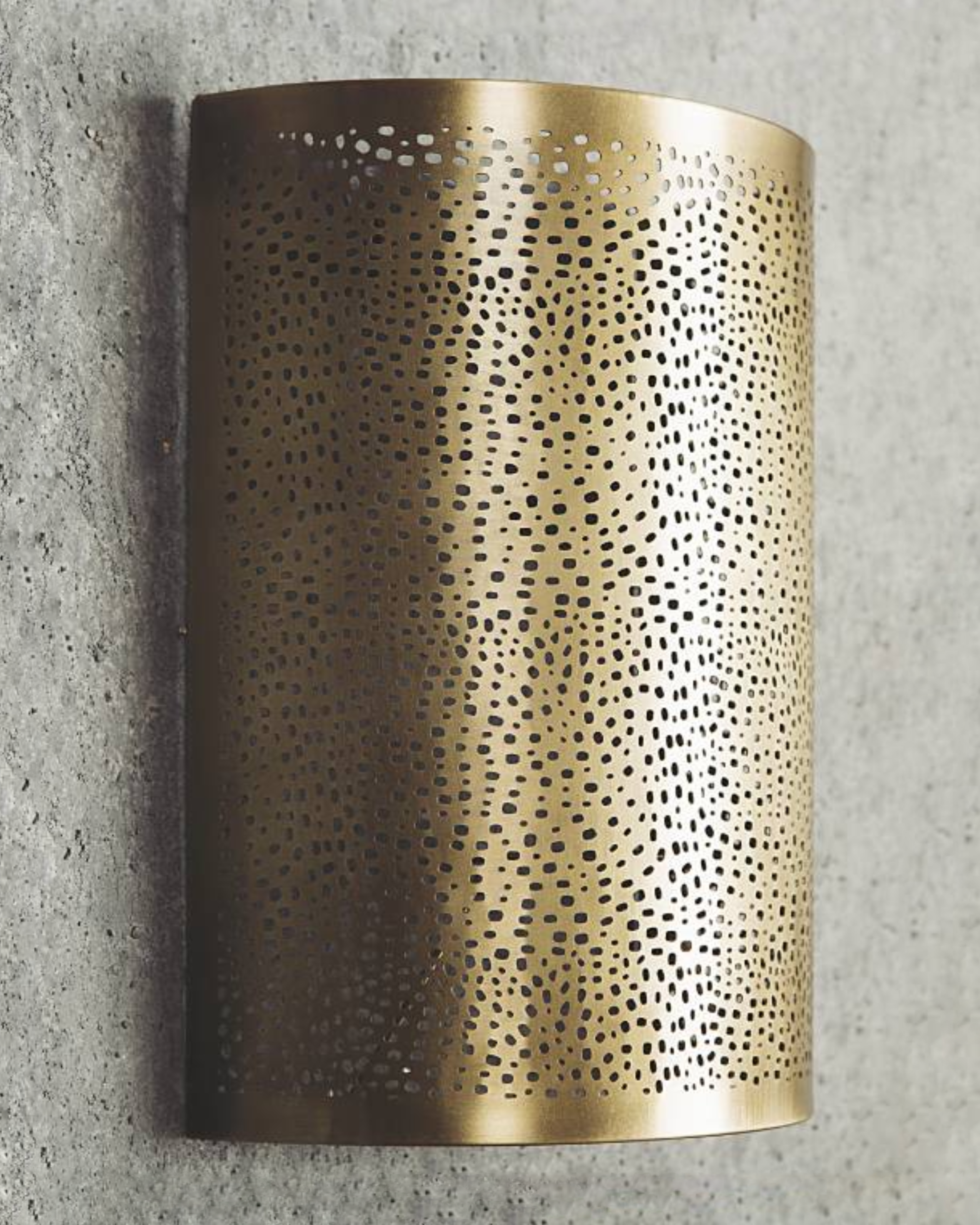 Kuro Metal Wall Lamp
