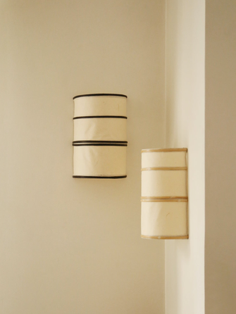 Applique en bambou de couleur naturelle et noire à accrocher au mur