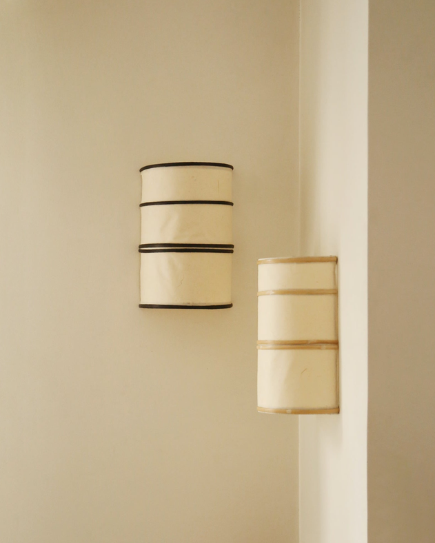 Applique en bambou de couleur naturelle et noire à accrocher au mur