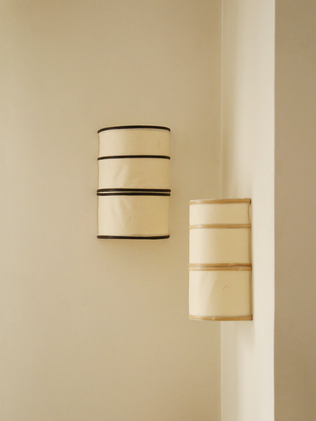 Applique en bambou de couleur naturelle et noire à accrocher au mur