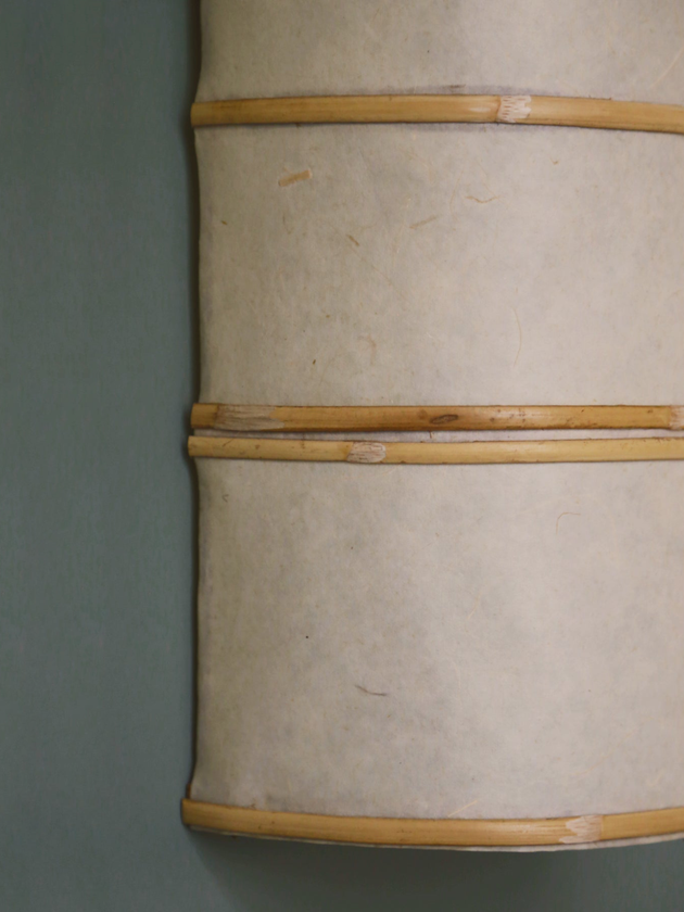 Applique en bambou de couleur naturelle à accrocher au mur