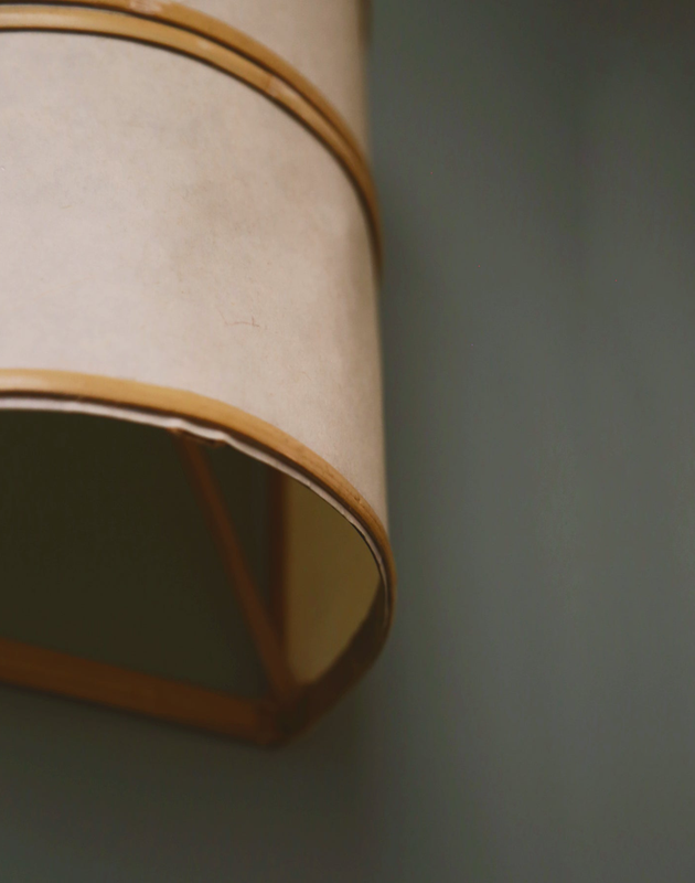 Applique en bambou de couleur naturelle à accrocher au mur