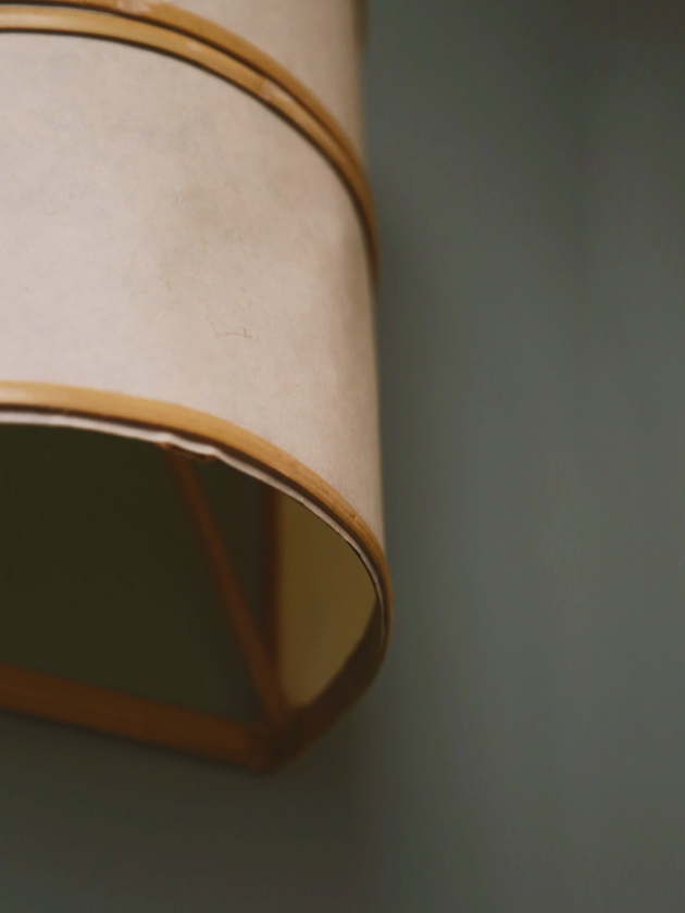 Applique en bambou de couleur naturelle à accrocher au mur