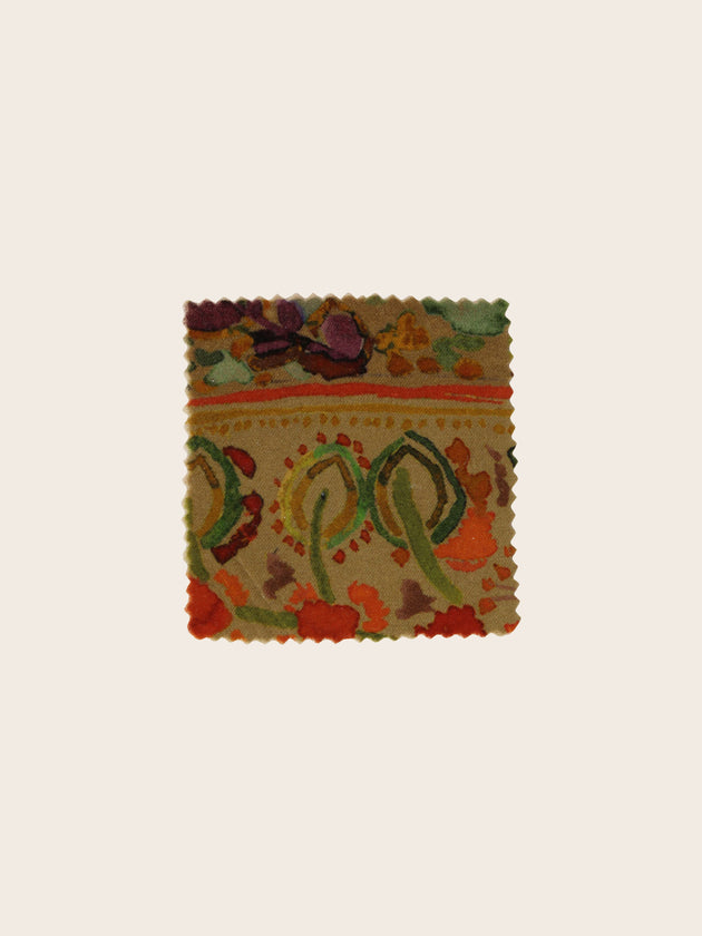 Tissu Inika en velours de coton avec motifs chamarrés aux accents d’aquarelle