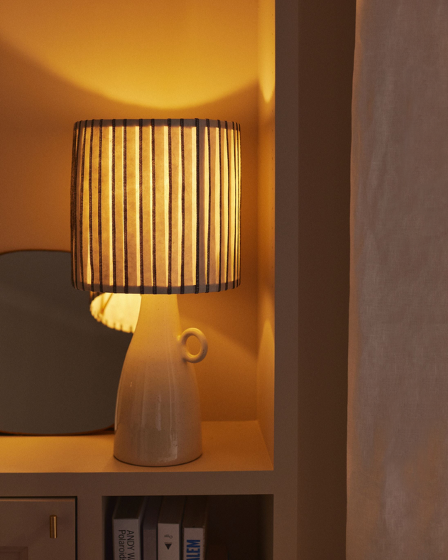 Luminaire : abat-jour noir et blanc pour lampe à poser de salon ou chambre