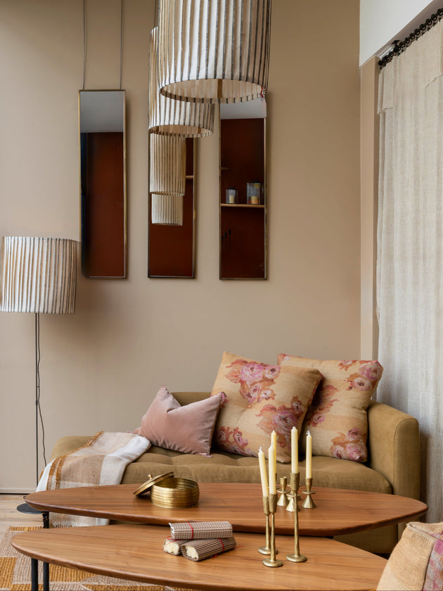 Trois grands miroirs muraux rectangulaires en acier brossé Dristi