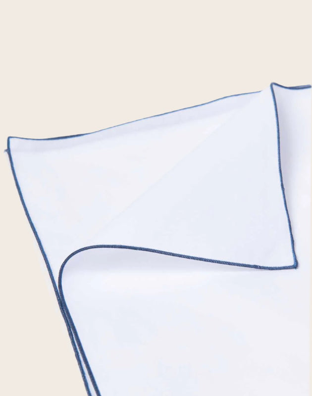 Linge de lit : drap blanc en percale de coton bio avec un liseré bleu