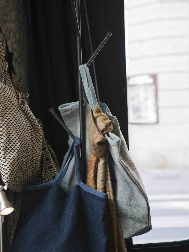 Portant pour vêtements au design épuré Branch