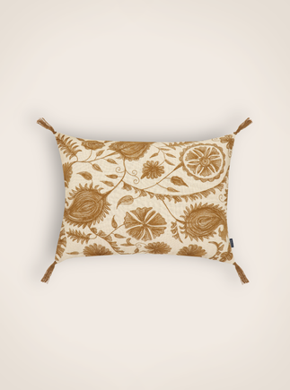 Housse de coussin en coton brodé inspirée de l'art du suzani couleur Canelle