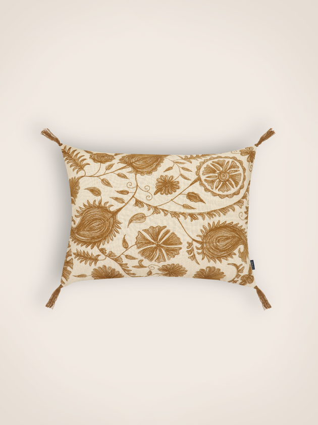 Housse de coussin en coton brodé inspirée de l'art du suzani couleur Canelle