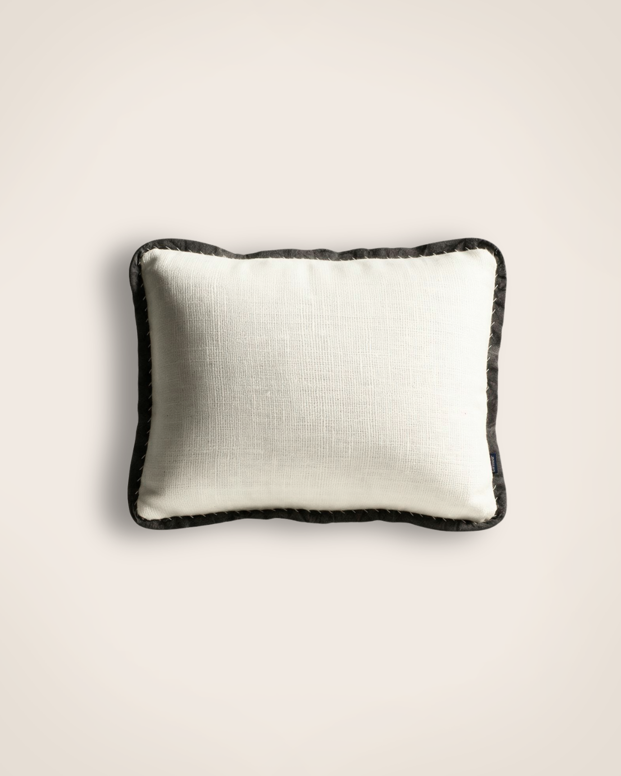 Housse de coussin Khadi en khadi de coton blanche et noire