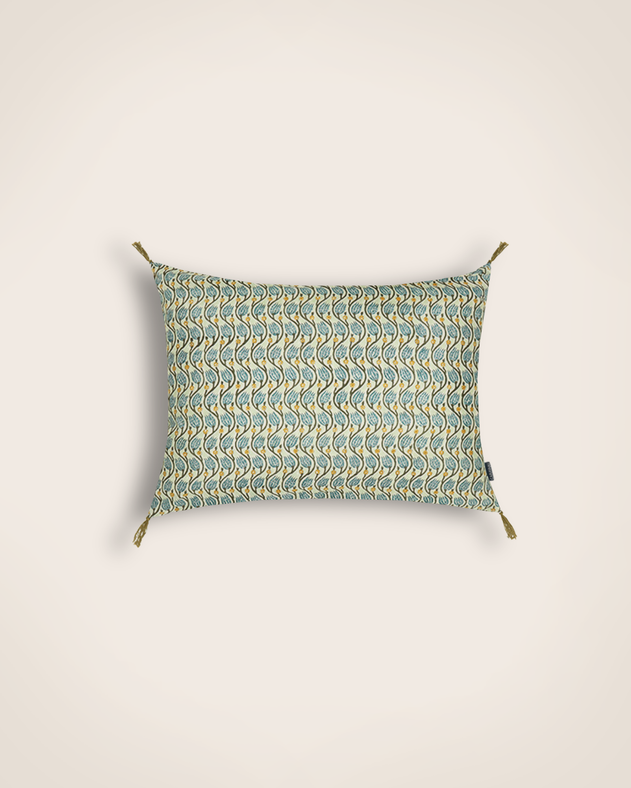 Housse de coussin Tullio Lac avec pompoms imprimés à la main