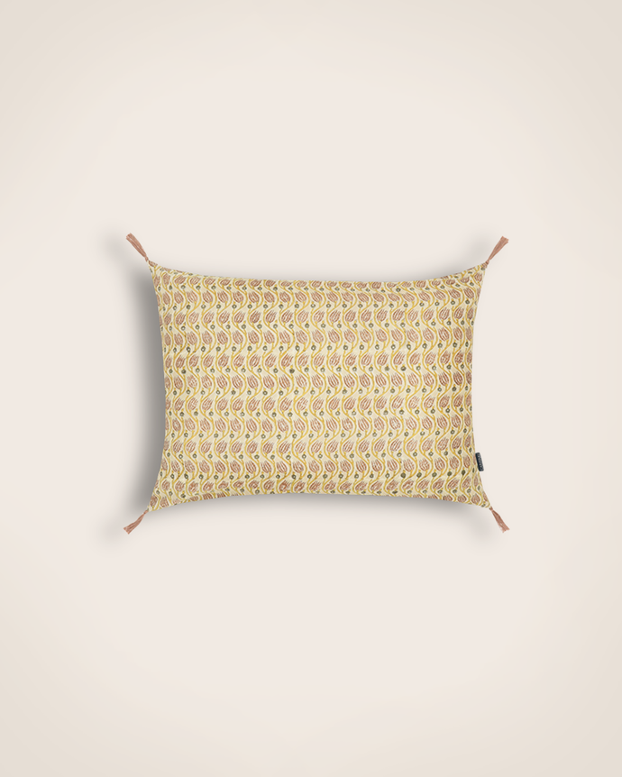 Housse de coussin Tullio Nude avec pompoms imprimés à la main