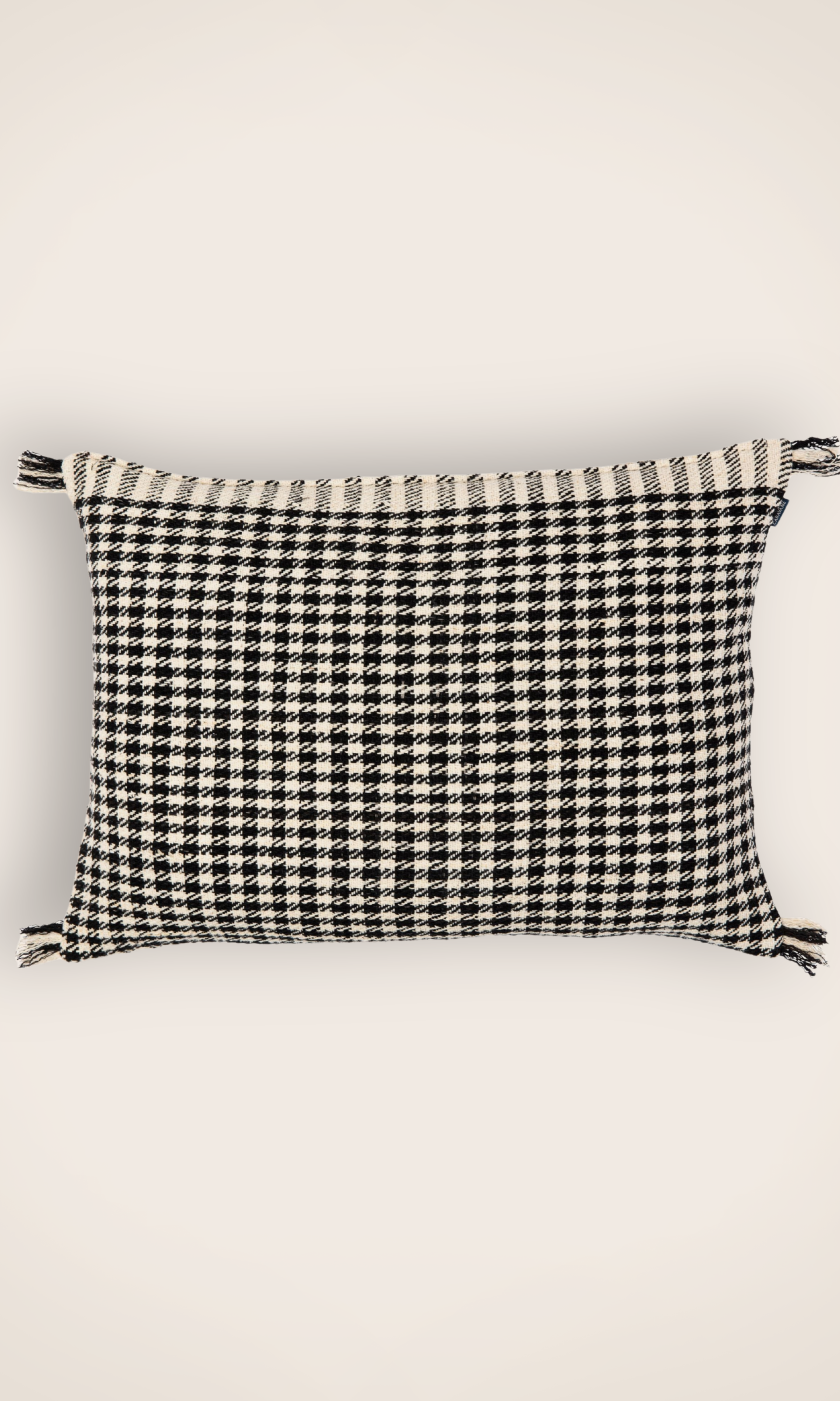 Houndstooth cushion cover