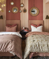 linge de lit pour chambre d'enfants rose
