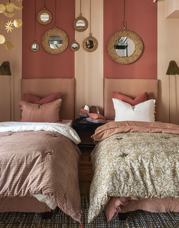 linge de lit pour chambre d'enfants rose