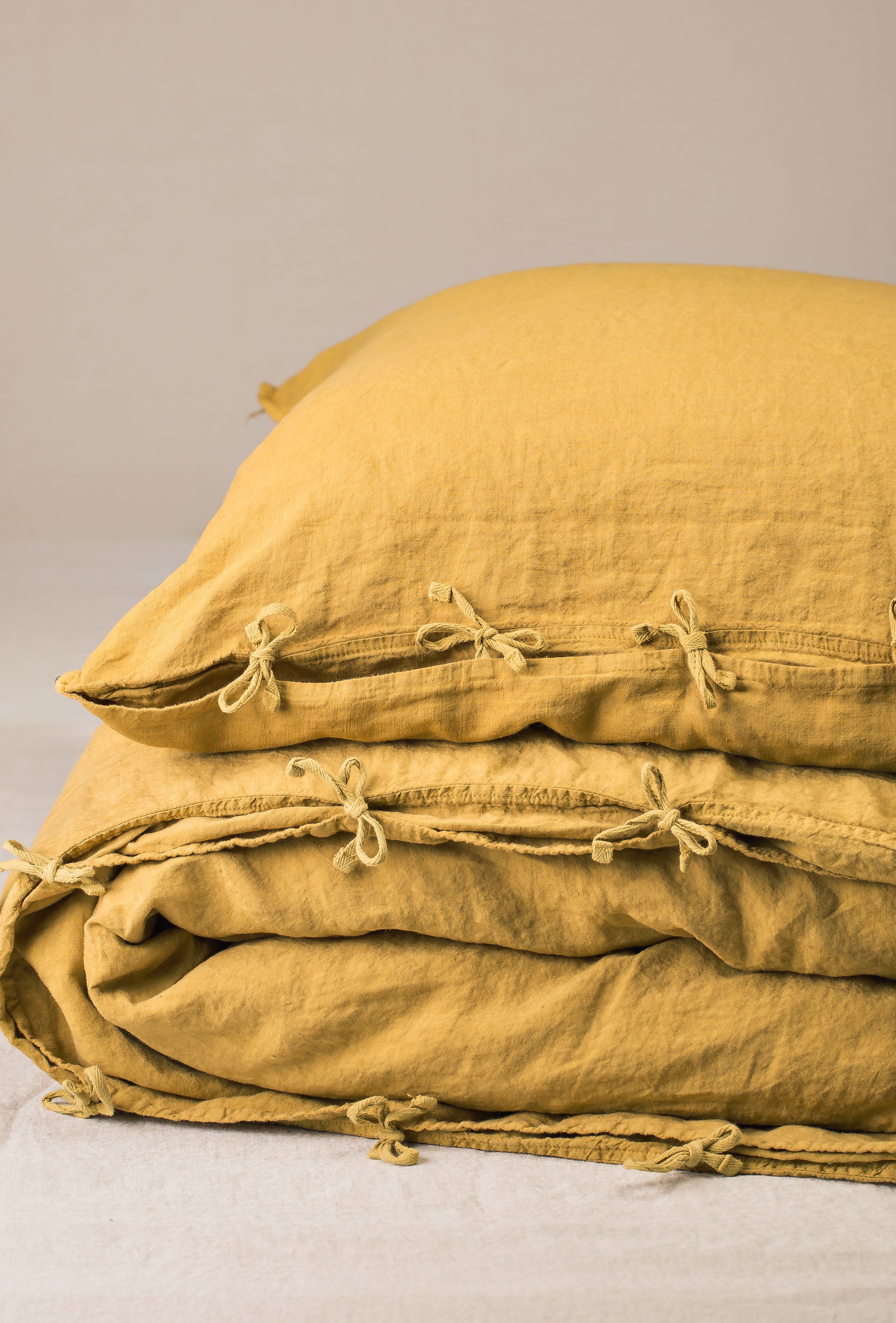 Selena bedding set - Turmeric