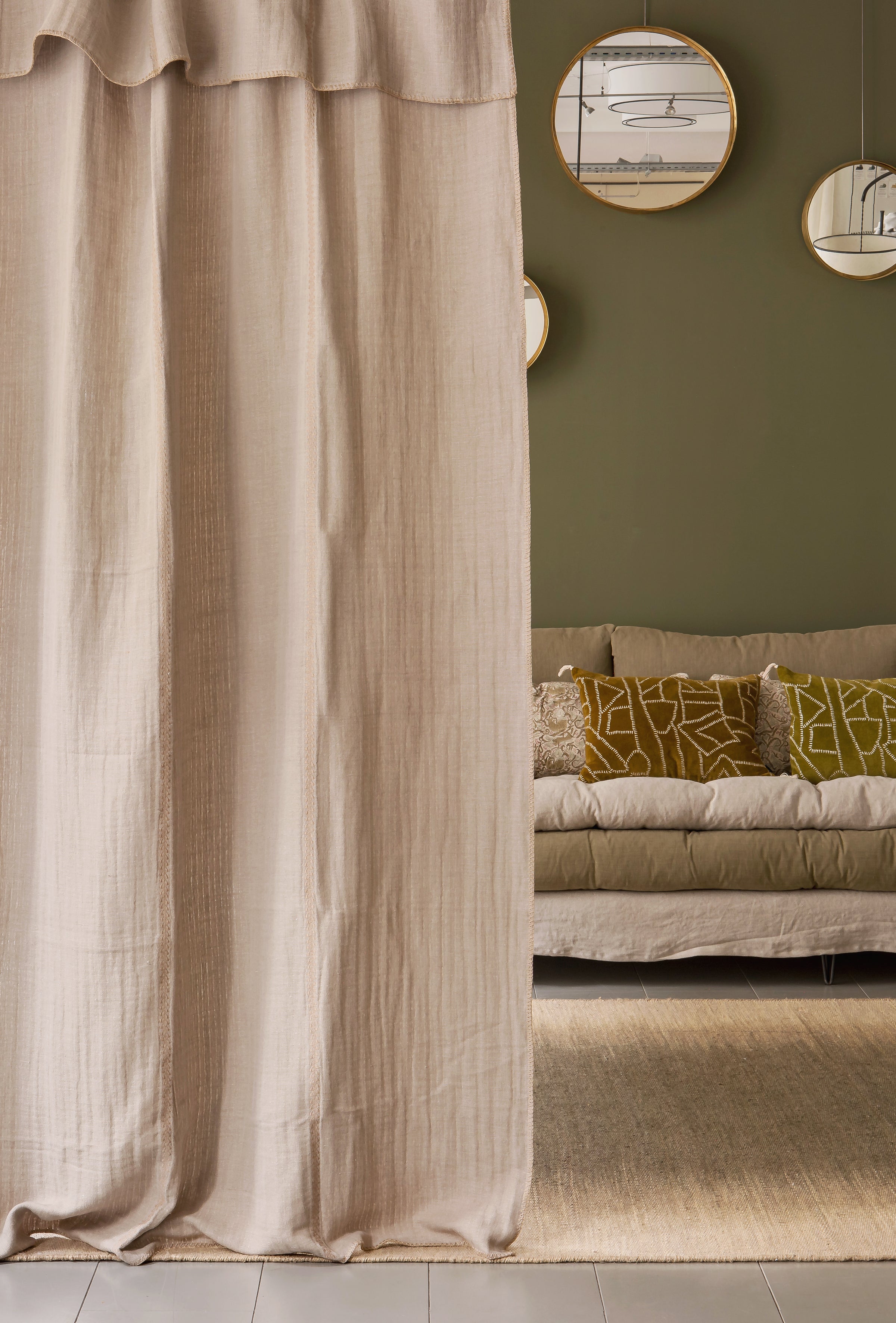 Zarif bedspread
