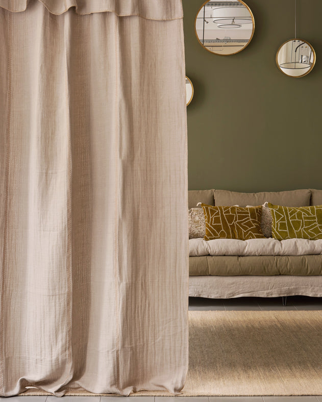 Zarif bedspread