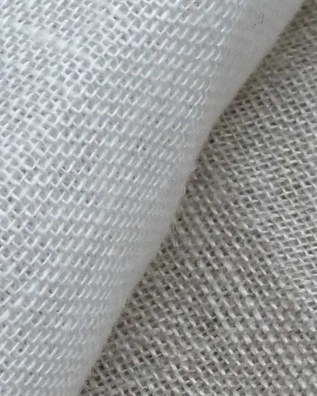 Détail des mailles du Tissu Canigo en voile de lin