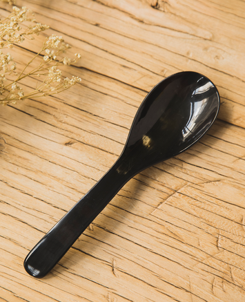 Cuillère japonaise noire en corne de buffle