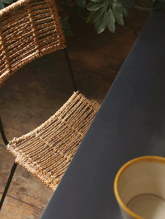 Chaise contemporaine en fibre végétale 