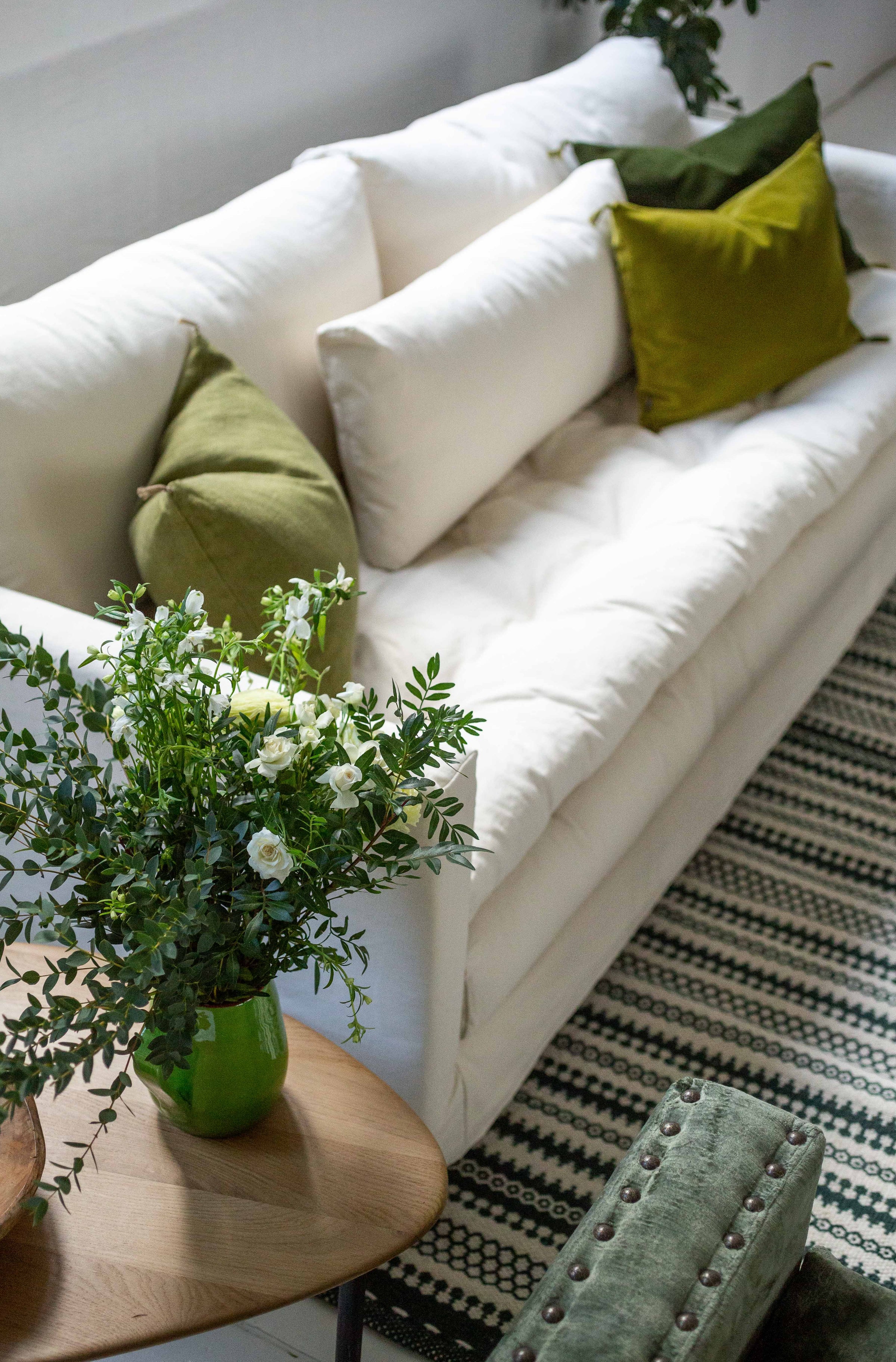 Canapé Adar en tissu clair personnalisable