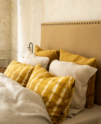 Linge de lit en lin lavé jaune et blanc