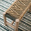 Petit banc naturel et vert tressé en coton et bois d'eucalyptus