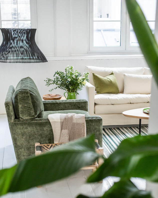 Suspension Halo contemporaine en rotin noir