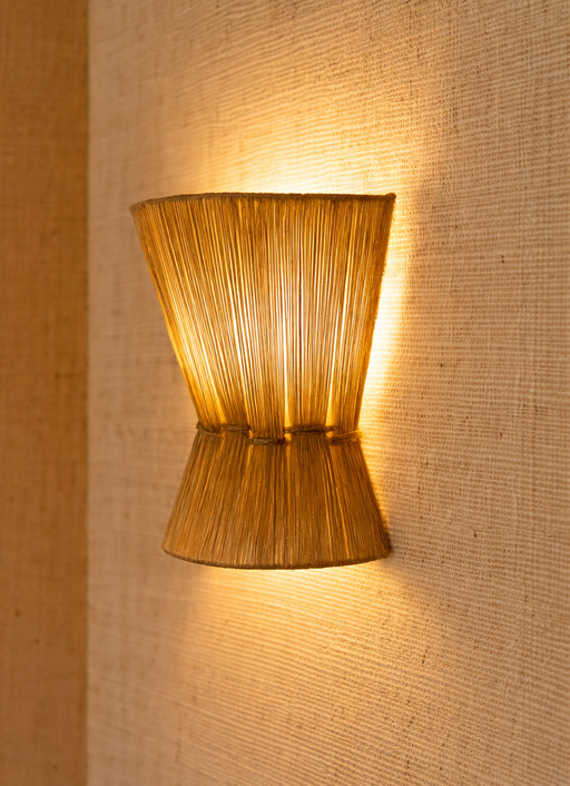 Lasso wall light