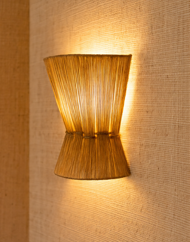 Lasso wall light