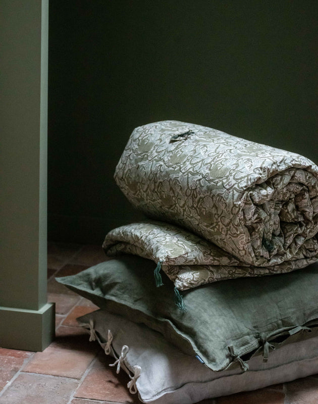 Courtepointe Letho en coton et microfibre à motifs oniriques