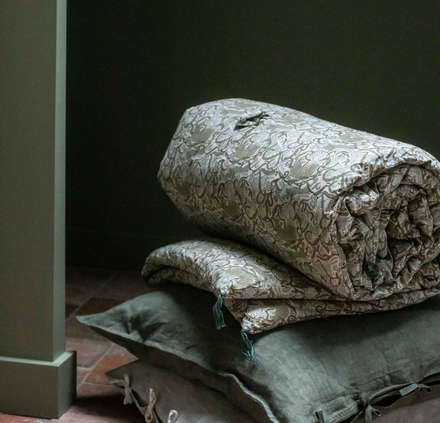 Courtepointe Letho en coton et microfibre à motifs oniriques