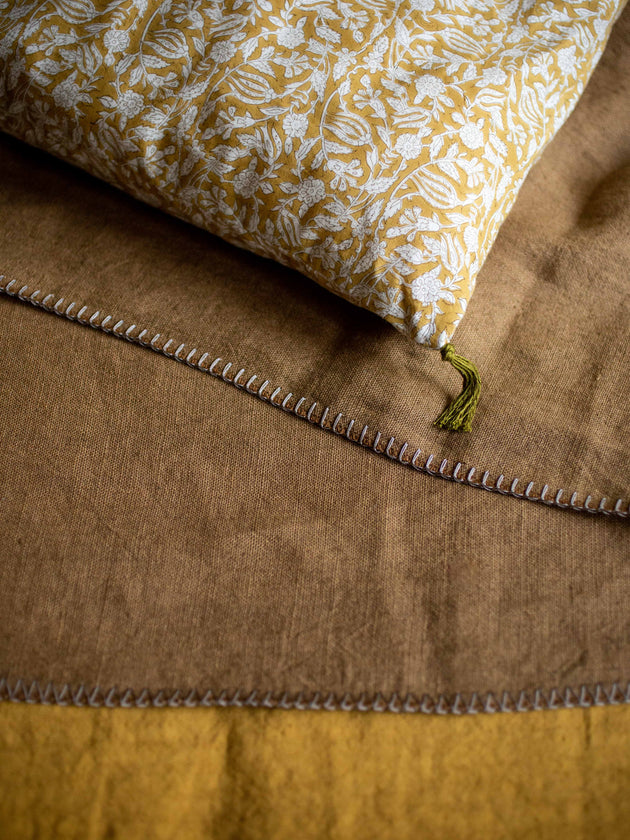 Association de couleurs pour votre linge de lit dans les teintes de jaune avec la courtepointe Tulipan