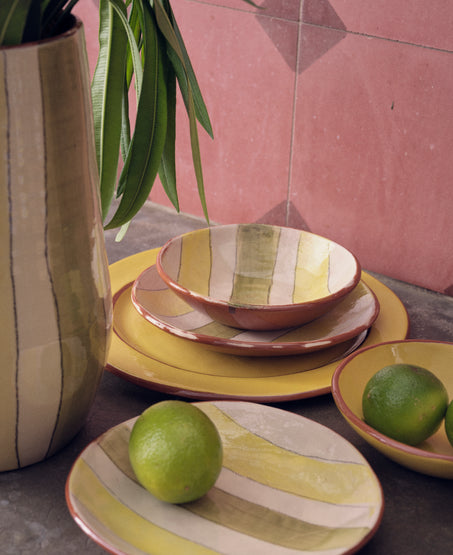 Ensemble de coupelles et assiettes Amalfi en terre cuite