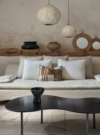 Niski coffee table