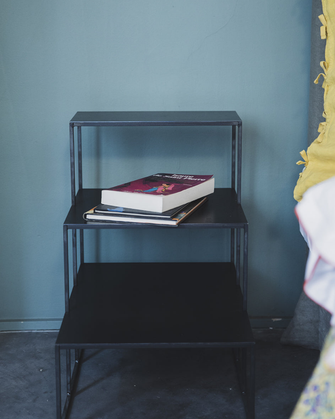 Tred bedside table