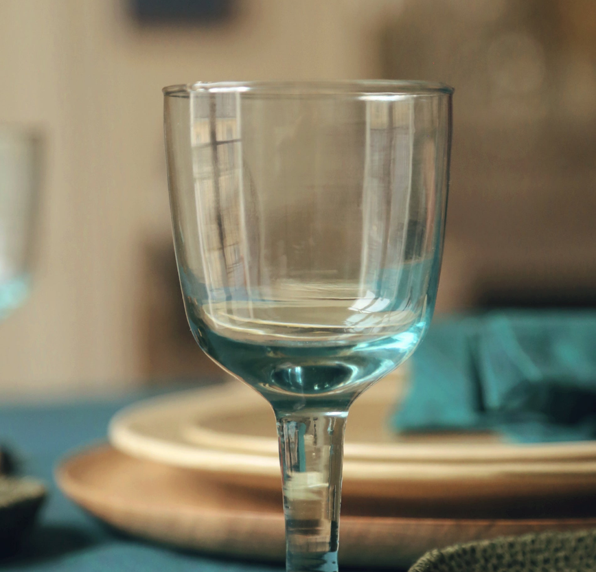 Set of 4 Hera stemmed glasses