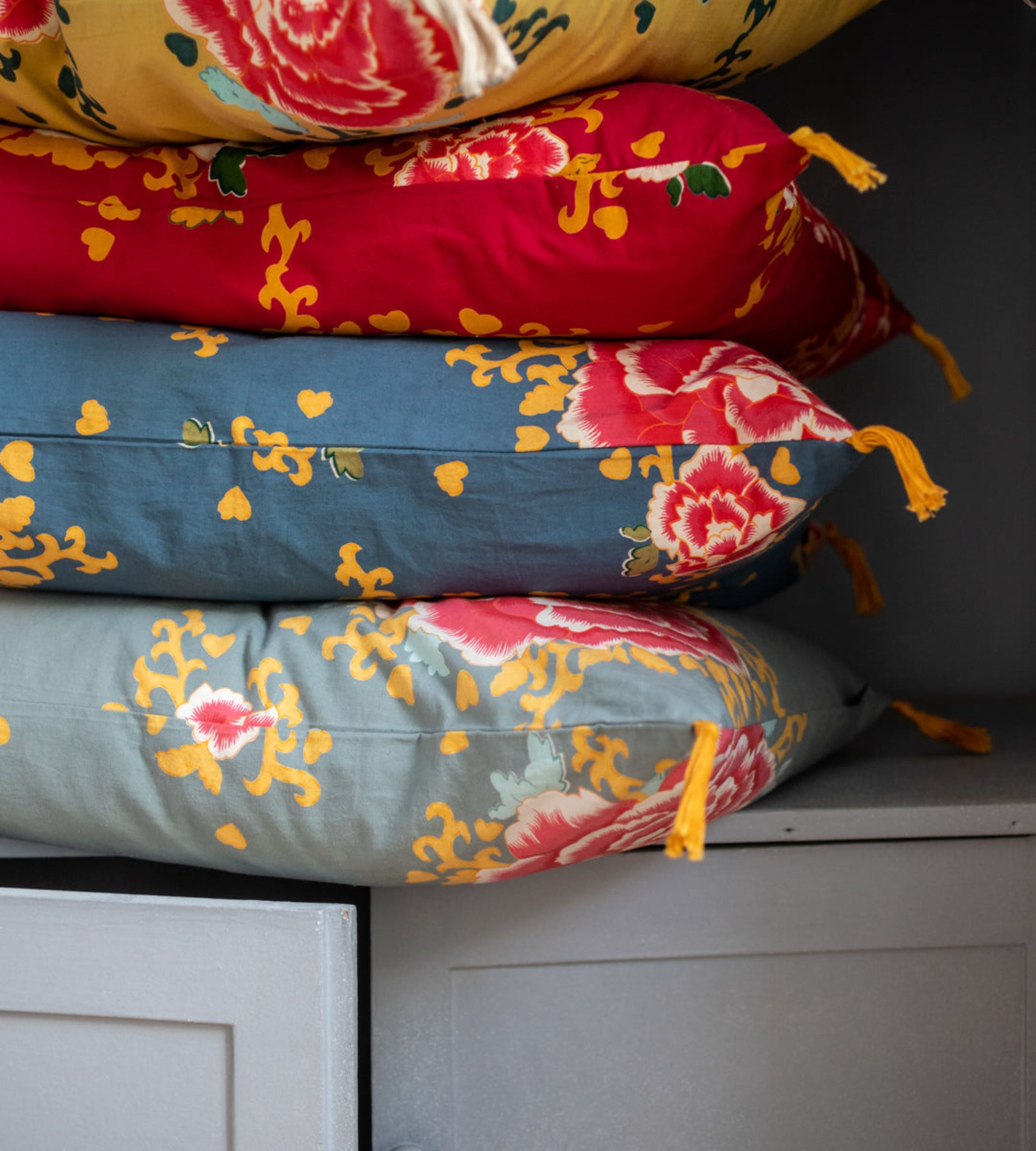 Liao cushion cover