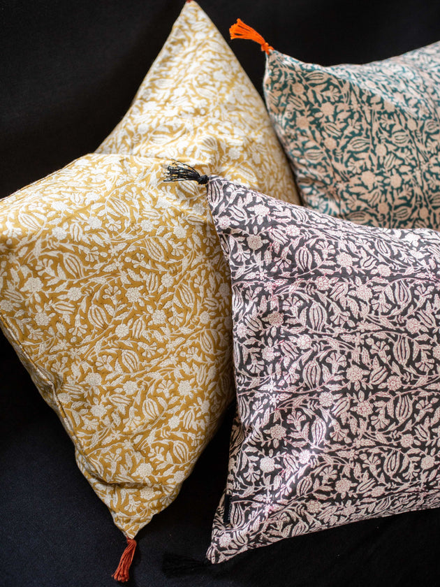 Tulipan cushion cover