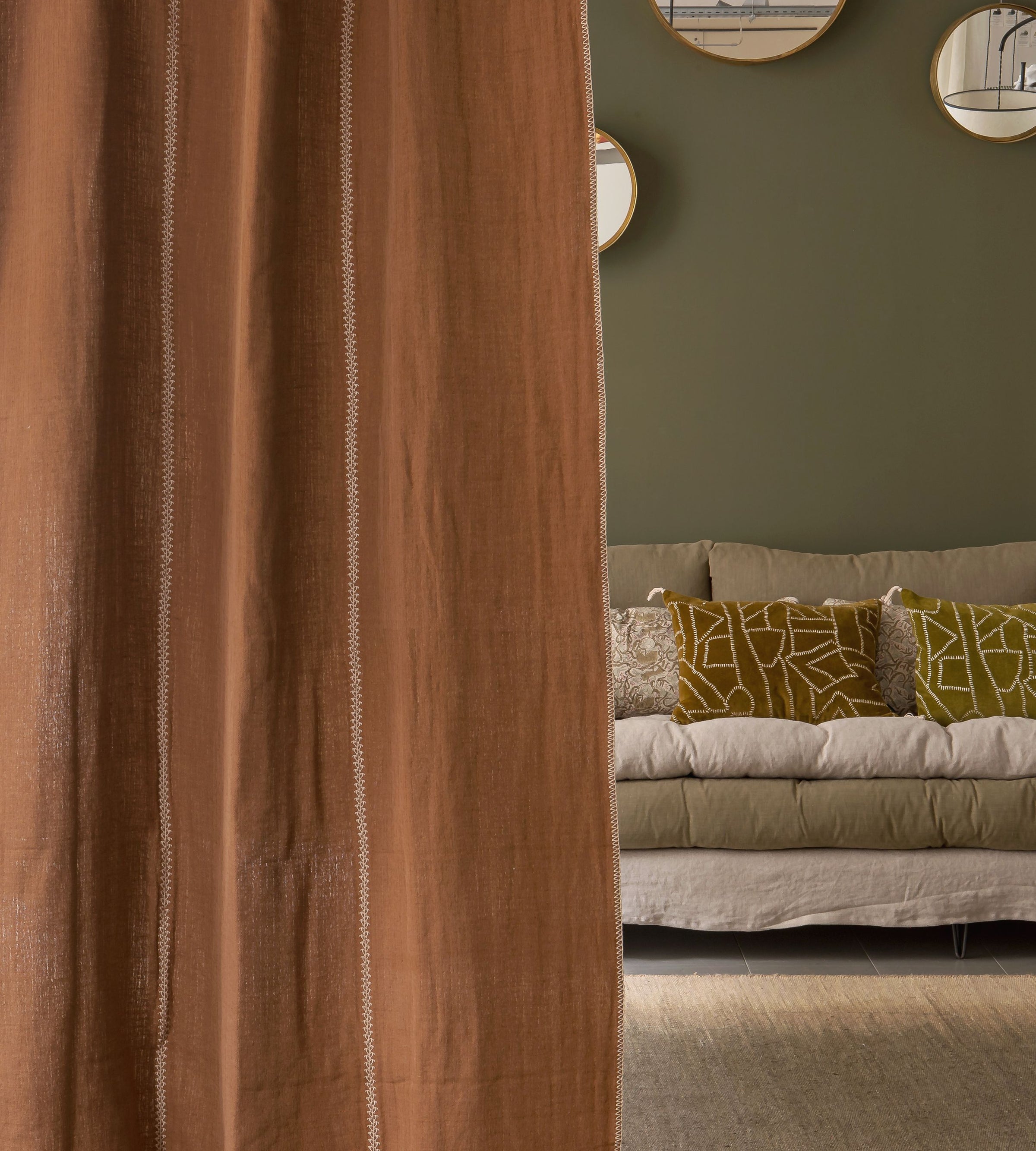 Zarif bedspread