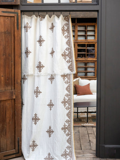 Dafi Curtain