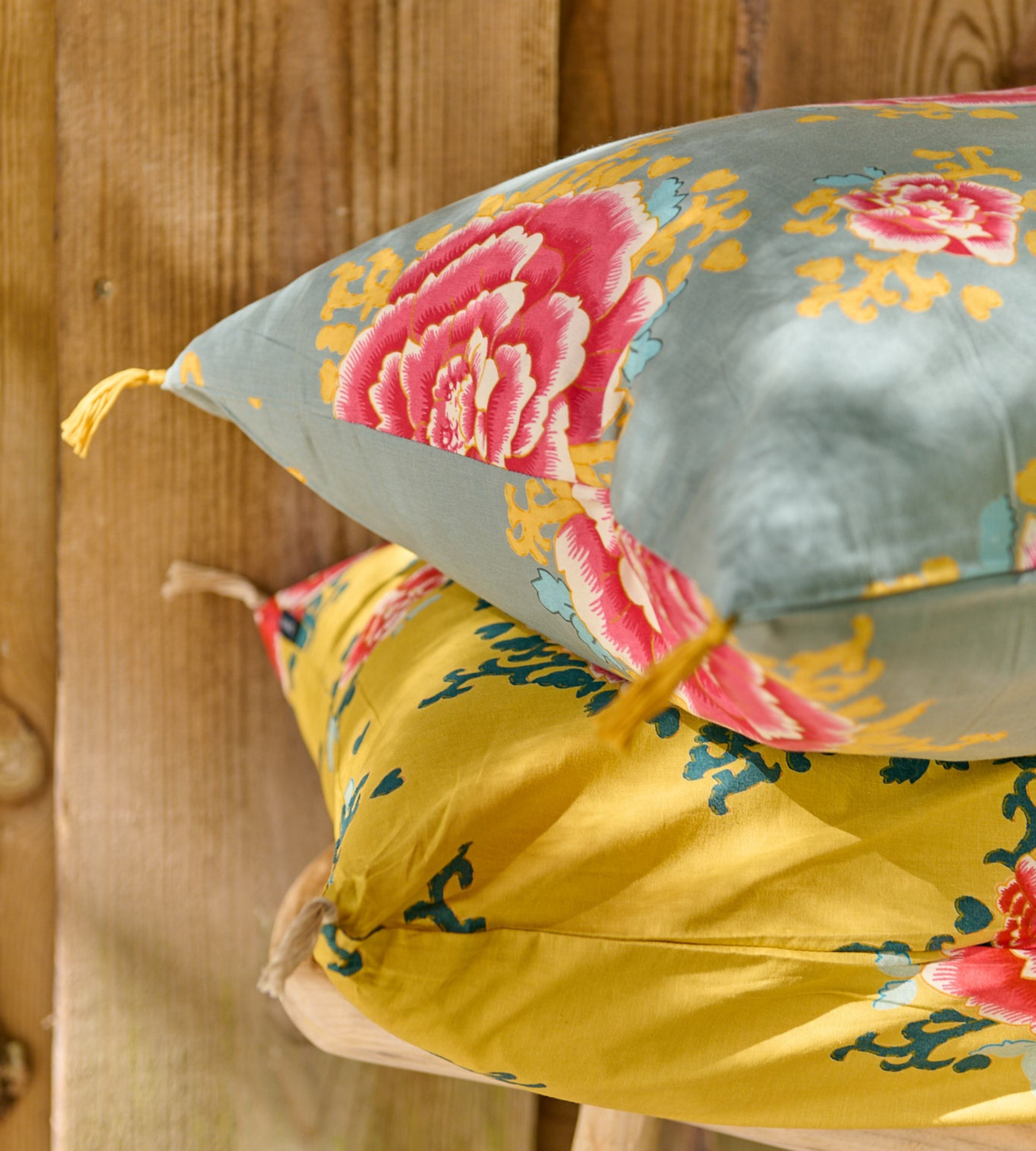 Liao cushion cover