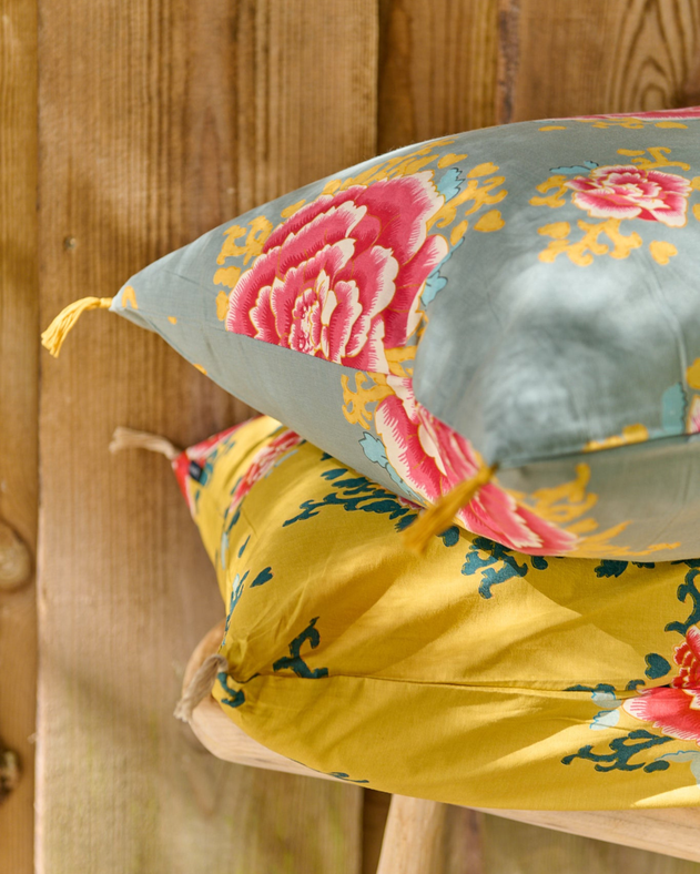 Liao cushion cover