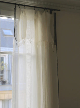 Sivi Curtain