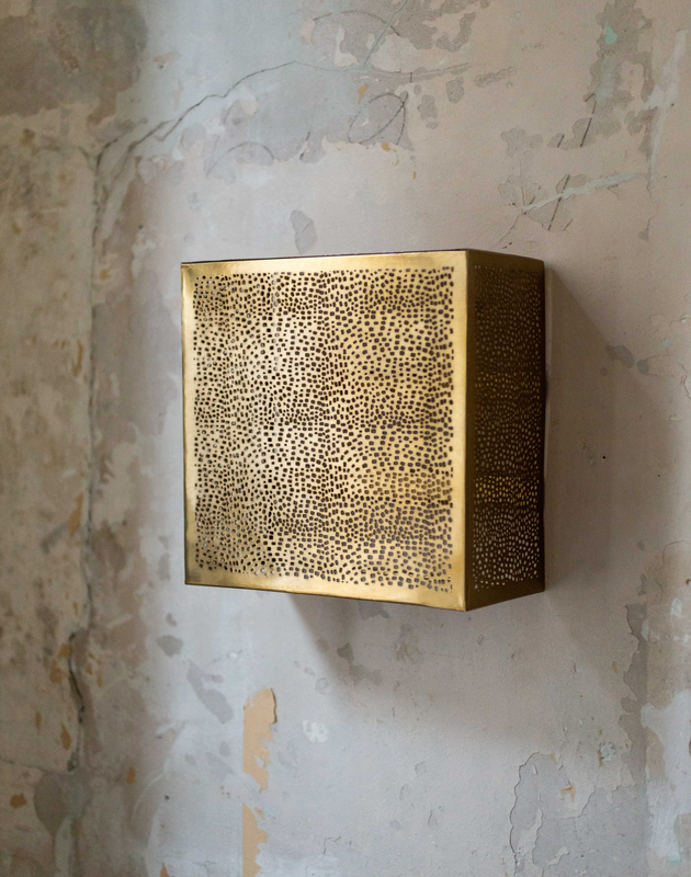Kare wall light