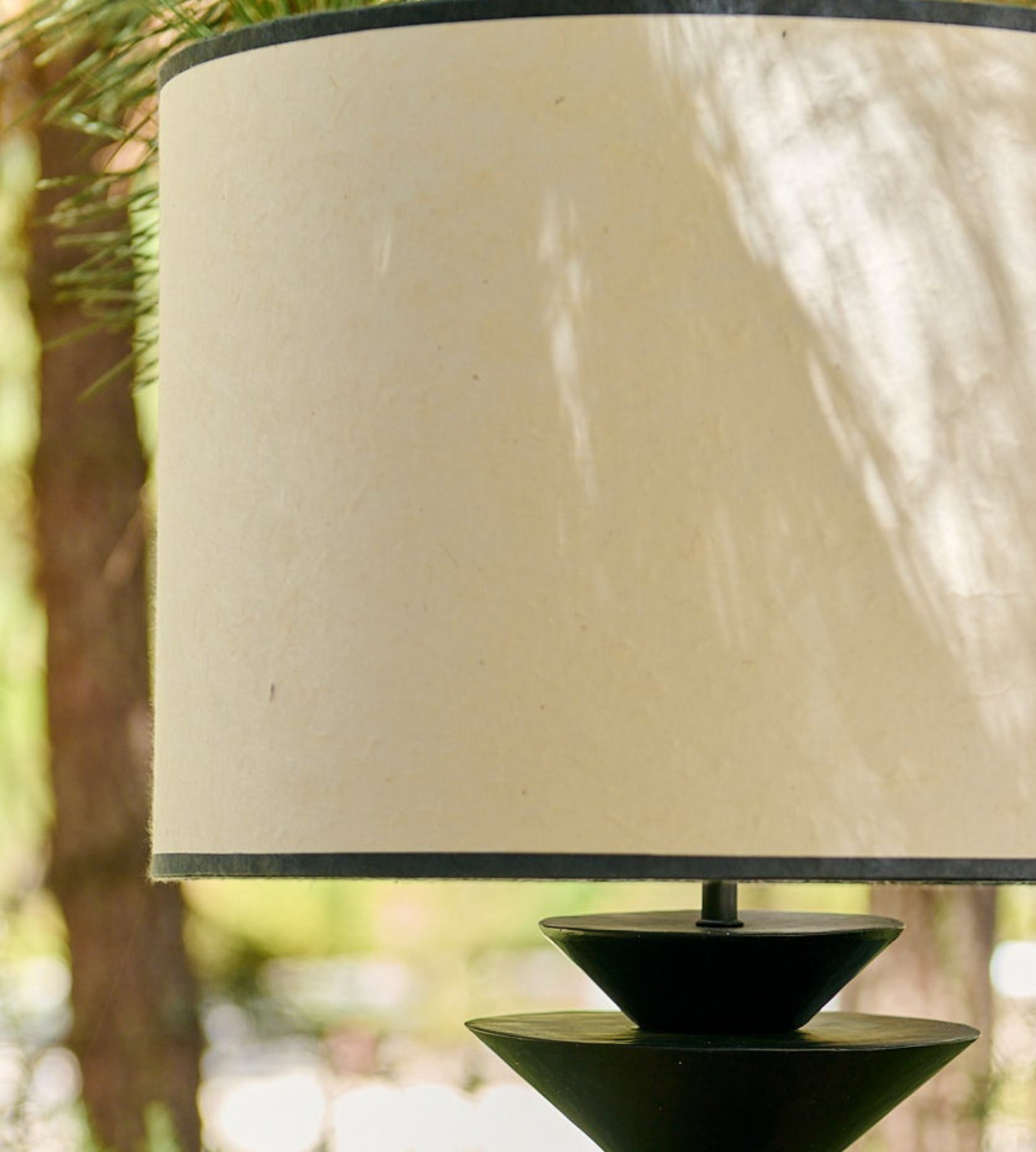Leo Rosha table lamp