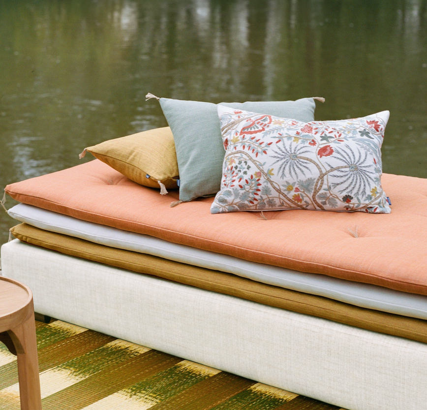 Princess Sofa - Ecru Structure