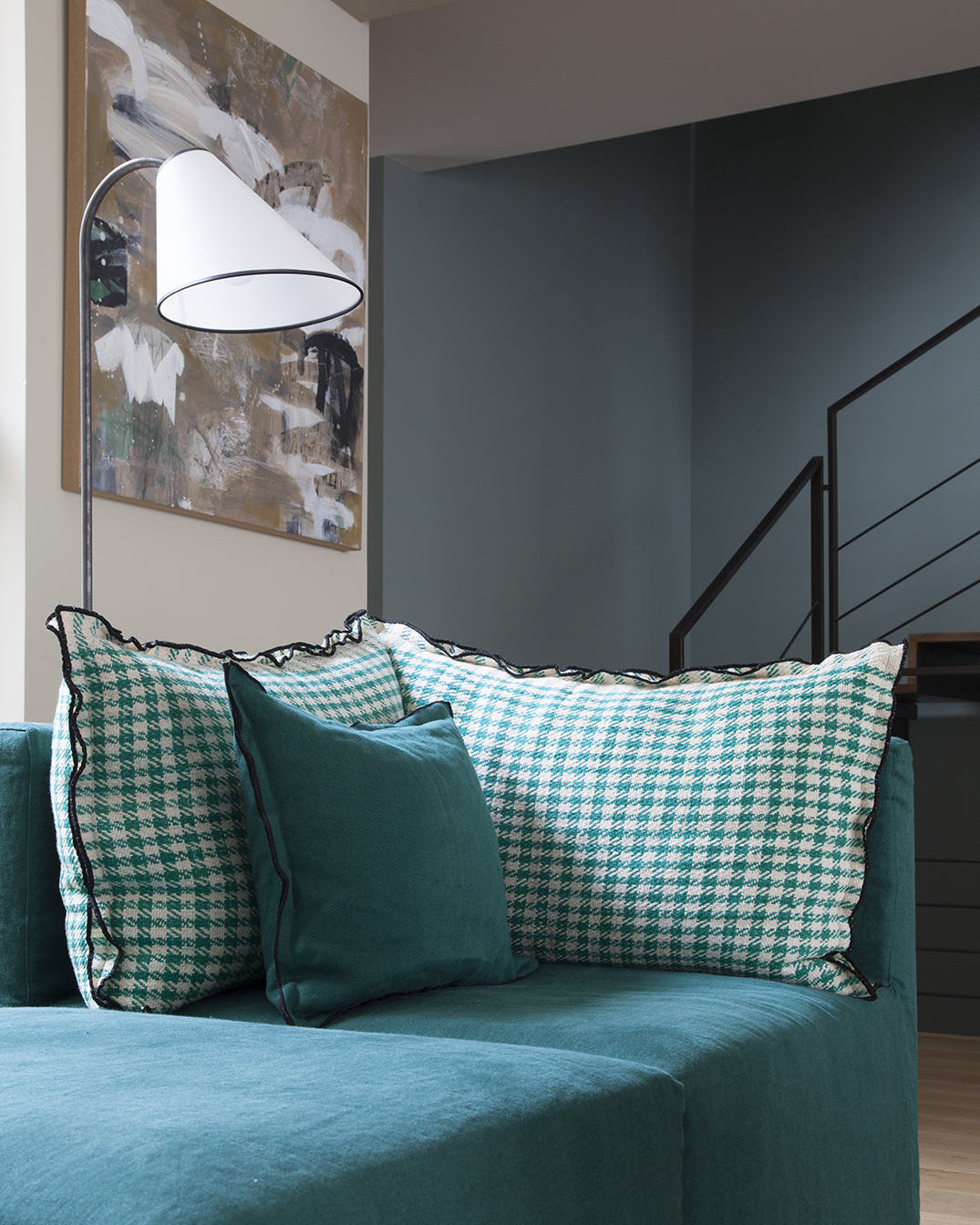 Pied de lampadaire en acier brut noir Ella